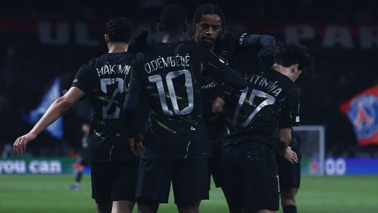 دوري أبطال أوروبا.. طاقم تحكيم لقاء باريس سان جيرمان وبايرن ميونخ